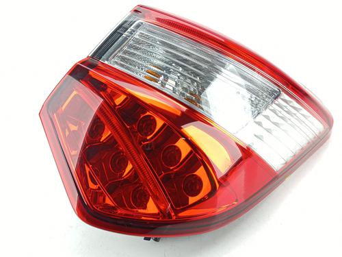 Used Right taillight TOYOTA YARIS (_P13_) 1.5 Hybrid (NHP130_, NHP130) (101 hp) 31360639
