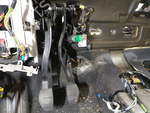 Used Break pedal PEUGEOT 508 SW I (8E_) 1.6 HDi (116 hp) 30277286