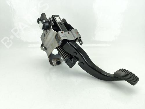 Used Clutch pedal HYUNDAI i30 FASTBACK (PDE, PDEN) 1.0 T-GDI (120 hp) 28378170