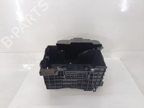 Used Support RENAULT MEGANE IV Hatchback (B9A/M/N_) 1.2 TCe 130 (B9MR) (130 hp) 26548319