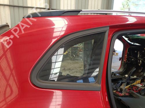 Vidro painel traseiro direito Vidro painel traseiro direito 37467364 37467364