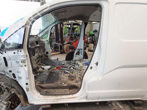Used Rubber door seal Rubber door seal NISSAN NV200 Van e-NV (ME0N) (109 hp) 36218545 36218545