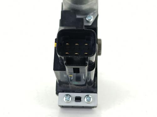 Right front window motor KIA CARENS IV 1.7 CRDi | BP38019577E20 - Image 4