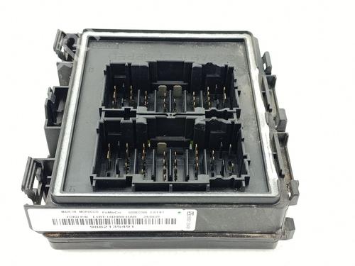 Used Fuse box Fuse box 38325838 38325838