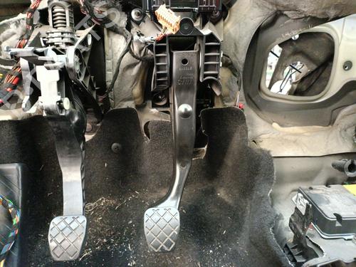 Used Break pedal VW GOLF VII Variant (BA5, BV5) 1.6 TDI (115 hp) 30685726