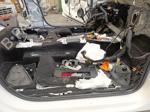 Gummiliste SEAT ATECA (KH7, KHP) 1.5 TSI | BP38303121C142 - Image 2