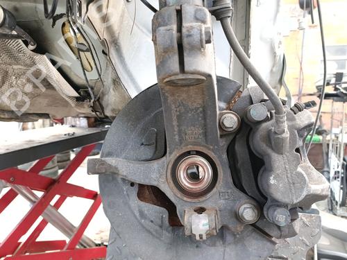 Used Left front steering knuckle Left front steering knuckle VOLVO XC60 I SUV (156) D3 / D4 (163 hp) 33117734 33117734