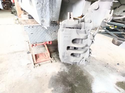 Used Right front brake caliper Right front brake caliper OPEL MOVANO B Van (X62) 2.3 CDTI FWD (FV) (131 hp) 40035915 40035915