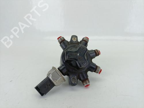 Used Injection rail FORD TOURNEO CONNECT [2002-2013]  25876984