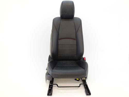 Used Right front seat Right front seat MAZDA CX-3 (DK) 2.0 SKYACTIV-G (DK5W, DK6W) (120 hp) 36433638 36433638