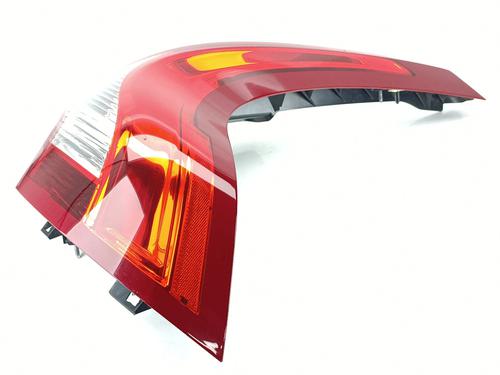Used Right taillight Right taillight 39076927 39076927