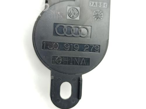 Used Electronic sensor VW TOUAREG (7LA, 7L6, 7L7) 3.0 V6 TDI (225 hp) 28691469