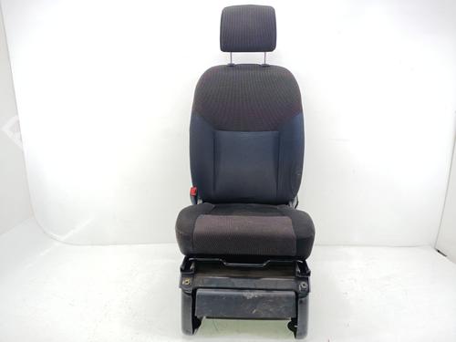 Used Left front seat Left front seat NISSAN NV200 / EVALIA Bus 1.5 dCi 90 (M20, M20M) (90 hp) 40448340 40448340