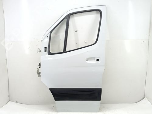 left-front-door-mercedes-benz-sprinter-35-t-van-b907-b910-2018-39977583 main image