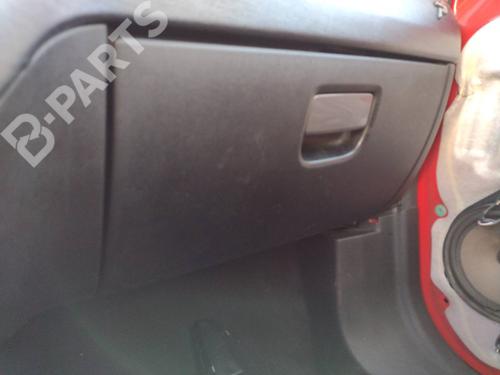 glove-box-fiat-grande-punto-199_-19-d-multijet-2005-9310570 main image