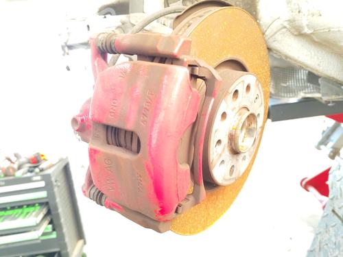 Venstre bremsekaliber foran VW T-ROC (A11, D11) 1.5 TSI (150 hp) 30058672