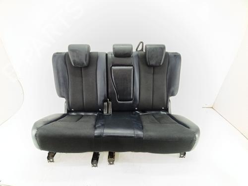 Sæde Bagtil Sæde Bagtil MITSUBISHI OUTLANDER III (GG_W, GF_W, ZJ, ZL, ZK) Plug-in Hybrid (GG2W) (200 hp) 35724107 35724107