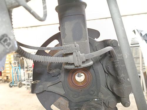 Used Left front steering knuckle Left front steering knuckle VW CRAFTER Van (SY_, SX_) 2.0 TDI FWD (SYB, SYC, SYD) (177 hp) 34343222 34343222