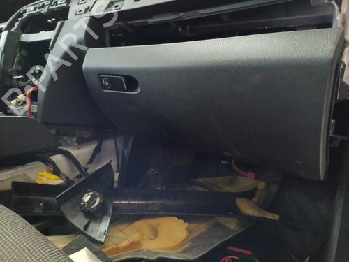 Used Glove box MERCEDES-BENZ C-CLASS (W204) C 220 CDI (204.002) (170 hp) 26547956