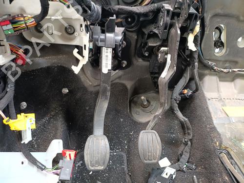 clutch-pedal-peugeot-rifter-2018-36162066 main image