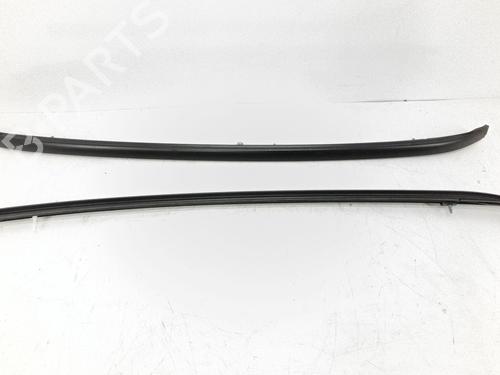 roof-bar-toyota-yaris-_p21_-_pa1_-_ph1_-2020-37692231 main image