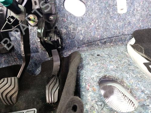 pedal-renault-clio-v-b7_-2019-38304122 main image