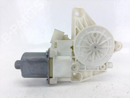 Portierruitmotor rechtsachter MERCEDES-BENZ C-CLASS (W204) C 220 CDI (204.002) (170 hp) 25878597