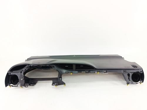 Used Dashboard Dashboard TOYOTA YARIS (_P13_) 1.0 (KSP130) (72 hp) 32773868 32773868