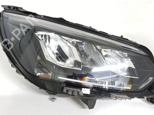 Used Right headlight PEUGEOT 2008 II (UD_, US_, UY_, UJ_, UR_, UC_) 1.2 PureTech 130 (USHNS, URHNS) (130 hp) 30936379