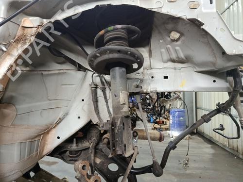Used Right front shock absorber Right front shock absorber PEUGEOT 208 II (UB_, UP_, UW_, UJ_) 1.2 PureTech 100 (101 hp) 31886152 31886152