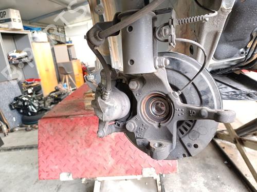 Used Right front steering knuckle Right front steering knuckle 38302495 38302495