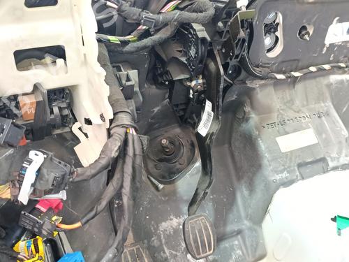 Used Break pedal Break pedal 37489592 37489592