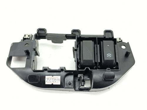 Used Switch RENAULT CLIO IV (BH_) 0.9 TCe 90 (BHNF, BHMA, BHMH, BHJK, BHJR) (90 hp) 32210734