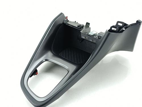 Used Middle console TOYOTA YARIS (_P21_, _PA1_, _PH1_) 1.5 Hybrid (MXPH10, MXPH11) (116 hp) 30383394