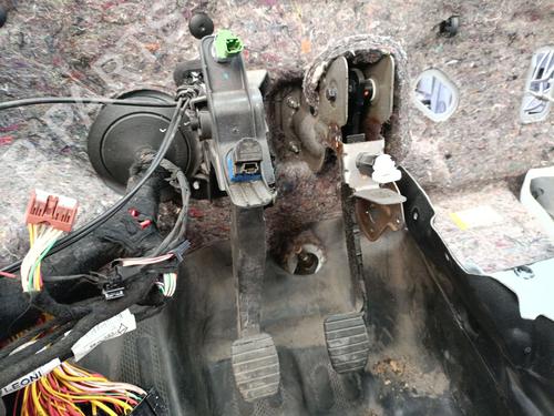Used Clutch pedal Clutch pedal 37518822 37518822