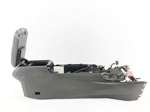 Middle console CITROËN C4 III (BA_, BB_, BC_) 1.2 PureTech 130 (BAHNSA, BAHNSB) | BP31862167I22