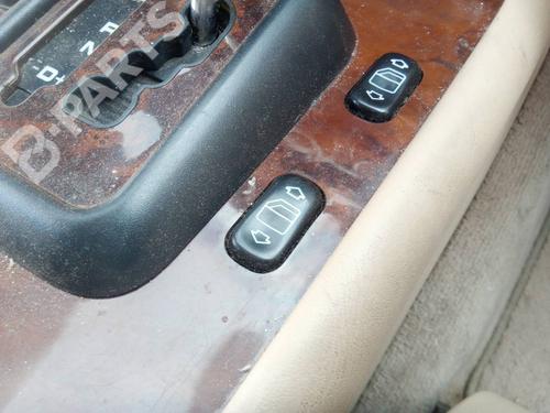 Used Right rear window switch Right rear window switch MERCEDES-BENZ M-CLASS (W163) ML 270 CDI (163.113) (163 hp) 9367876 9367876