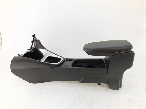 Console centrale Console centrale TOYOTA YARIS (_P21_, _PA1_, _PH1_) 1.5 Hybrid (MXPH10, MXPH11) (116 hp) 34623807 34623807
