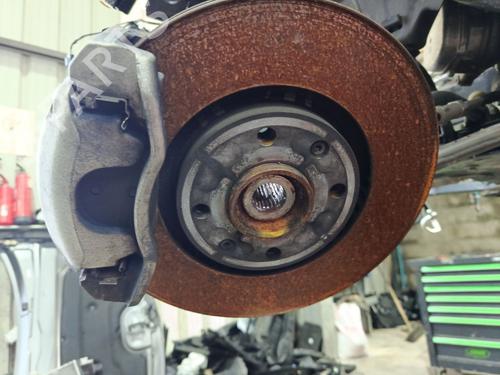 Used Left front brake caliper Left front brake caliper PEUGEOT 2008 II (UD_, US_, UY_, UJ_, UR_, UC_) 1.5 BlueHDI 110 (UDYHSK) (110 hp) 31882556 31882556