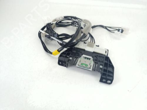 Used Antenna/Base Antenna/Base TOYOTA YARIS (_P21_, _PA1_, _PH1_) 1.5 Hybrid (MXPH10, MXPH11) (116 hp) 34720231 34720231