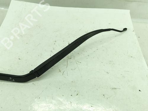 Used Front windshield wiper arm MITSUBISHI OUTLANDER III (GG_W, GF_W, ZJ, ZL, ZK) Plug-in Hybrid (GG2W) (200 hp) 28378175