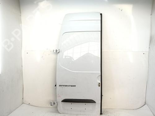 left-tailgate-mercedes-benz-sprinter-35-t-van-b907-b910-2018-39950355 main image