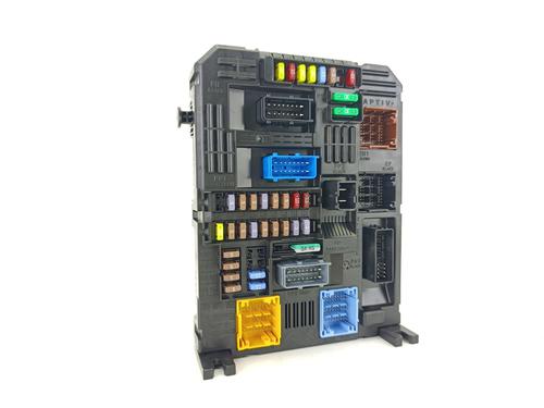 Used Fuse box Fuse box 36866383 36866383