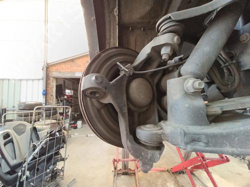 Used Right front steering knuckle Right front steering knuckle IVECO DAILY VI Van 35S16, 35C16, 40C16, 50C16, 70C16 (160 hp) 34625874 34625874
