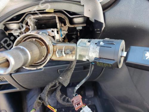 Used Ignition barrel PEUGEOT 5008 (0U_, 0E_) 1.6 HDi (112 hp) 13337588