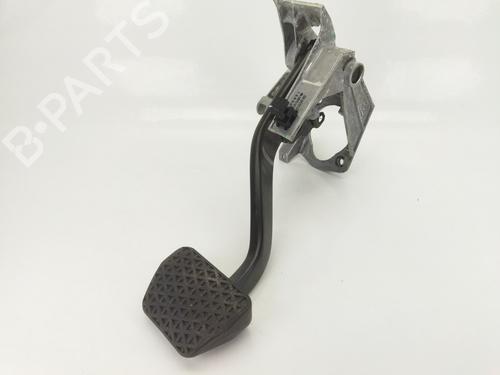 Used Break pedal BMW X1 (E84) sDrive 18 d (143 hp) 12994693