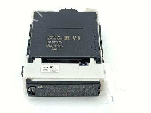Used Fuse box Fuse box 38747904 38747904