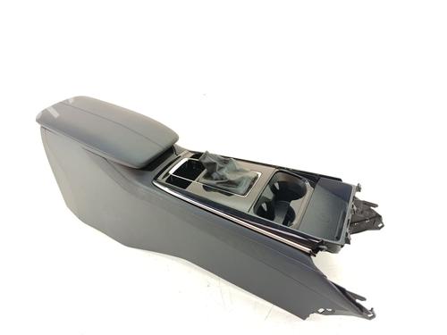 middle-console-mazda-cx-30-dm-2019-34544289 main image