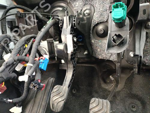 Clutch pedal RENAULT CAPTUR II (HF_) TCe 90 (HFM6) | BP29631309I13 