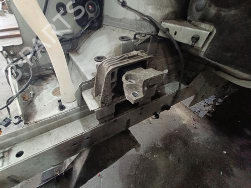 Used Engine mount Engine mount OPEL MOVANO B Van (X62) 2.3 CDTI FWD (FV) (131 hp) 40035921 40035921